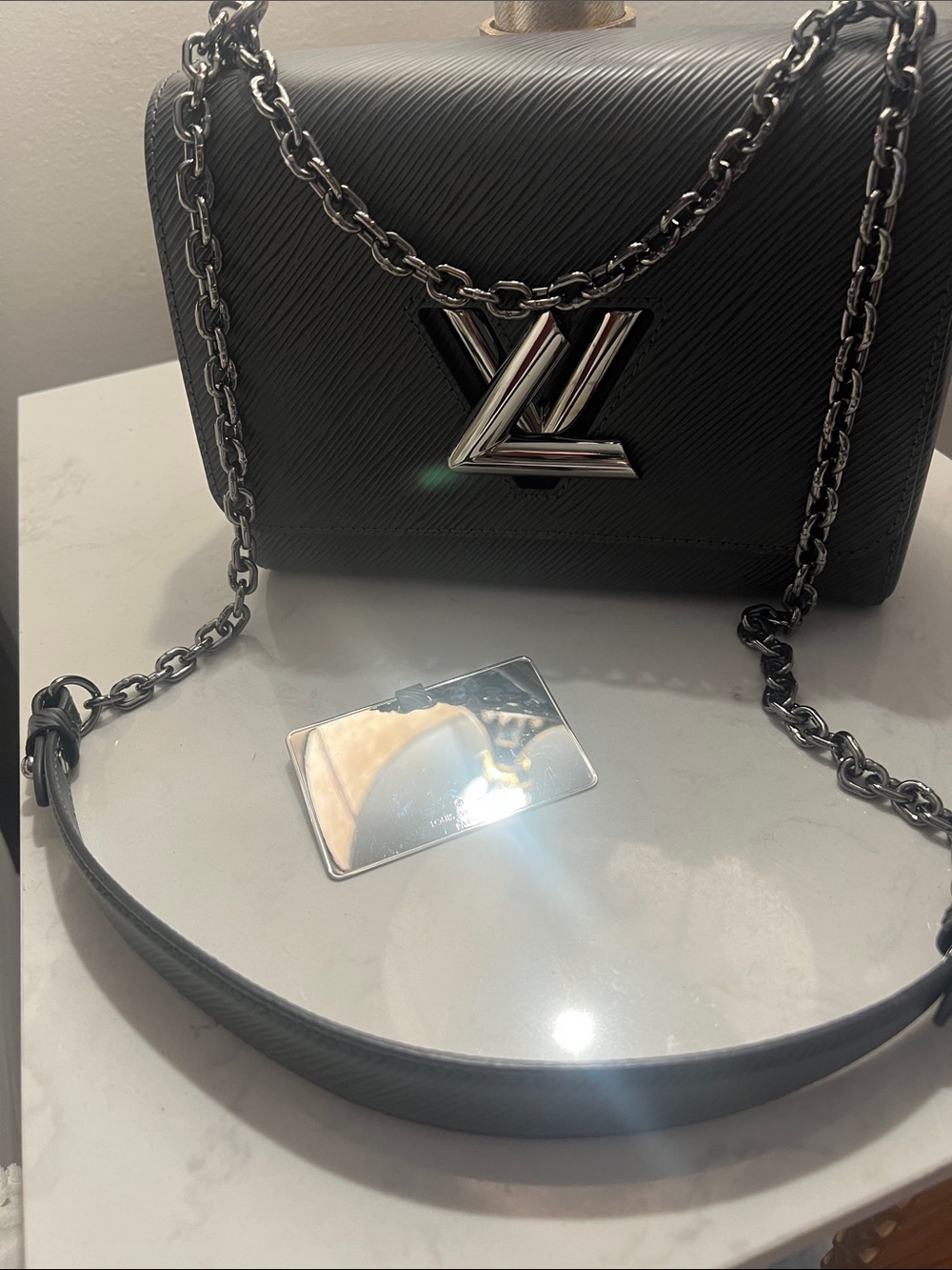 Louis Vuitton Black Epi Leather Shoulder Bag with Gunmetal Chain NWOT - Picture 4 of 11